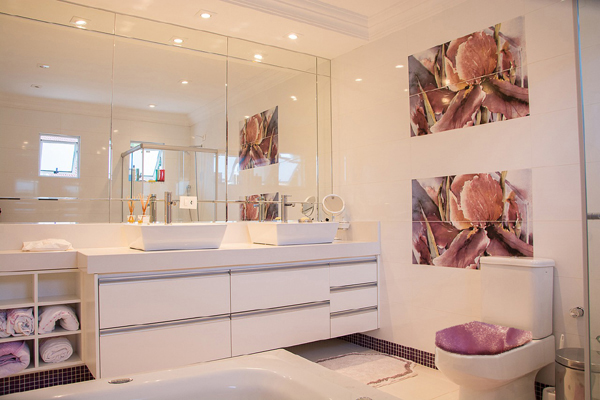 artsy bathroom ideas toilet seat lid cover matches wall art